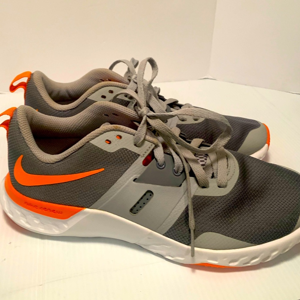 Nike Mens Renew Retaliation Training Shoe AT1238-007 Low Top Sneakers 8.5: